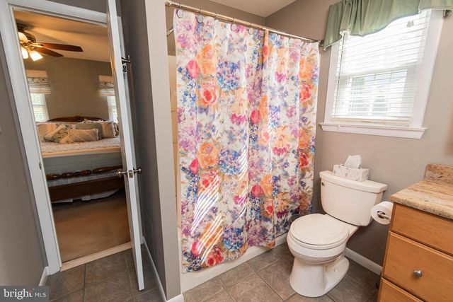 36 PEBBLE DR, Horsham, PA 19044