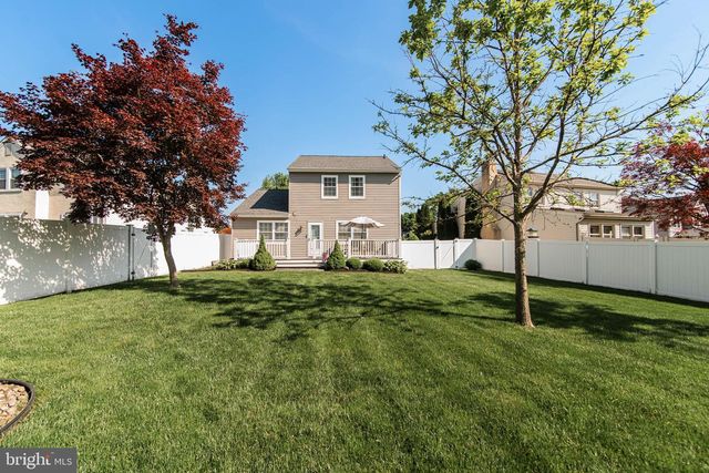 36 PEBBLE DR, Horsham, PA 19044