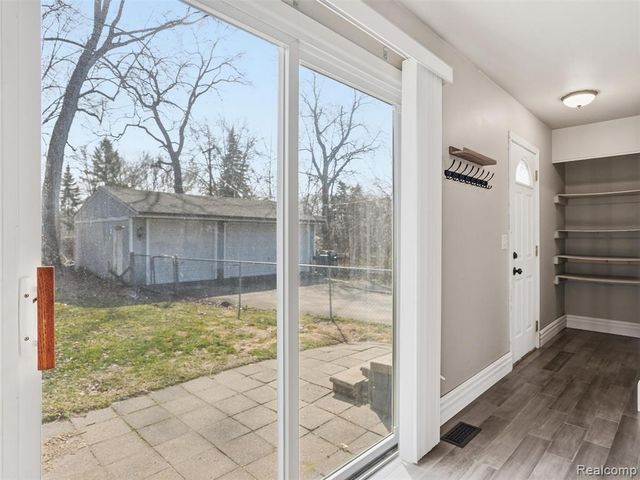 8568 Janis Street, Shelby Twp, MI 48317