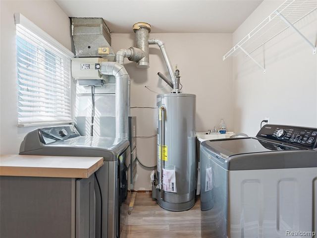 8568 Janis Street, Shelby Twp, MI 48317