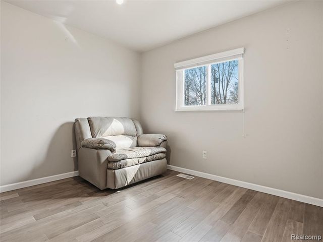 8568 Janis Street, Shelby Twp, MI 48317