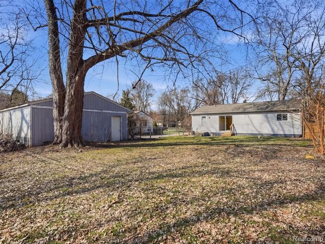 8568 Janis Street, Shelby Twp, MI 48317