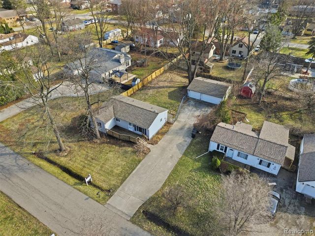 8568 Janis Street, Shelby Twp, MI 48317