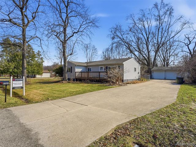 8568 Janis Street, Shelby Twp, MI 48317