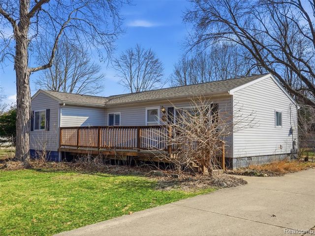 8568 Janis Street, Shelby Twp, MI 48317
