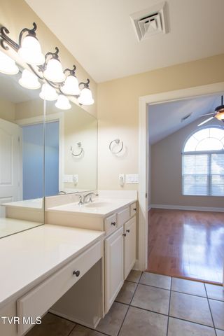 1653 Hatterdale Farm Road A, Blountville, TN 37617