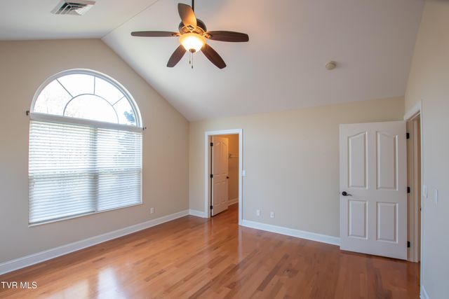 1653 Hatterdale Farm Road A, Blountville, TN 37617