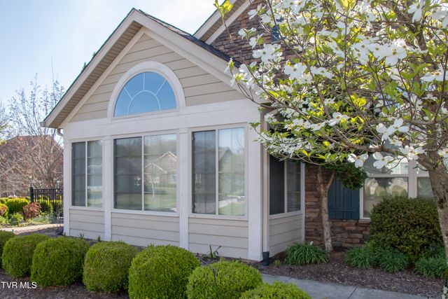 1653 Hatterdale Farm Road A, Blountville, TN 37617