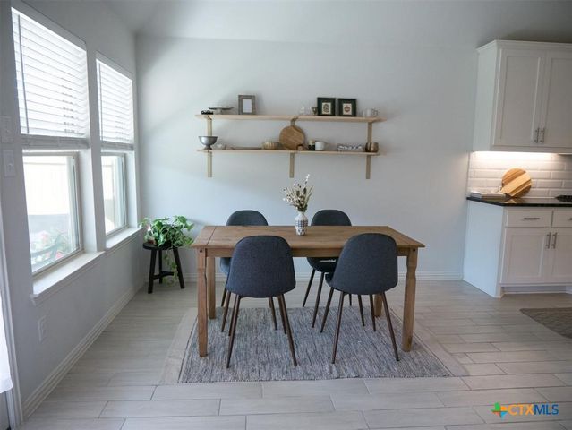 292 Eagle Ford Drive, Kyle, TX 78640