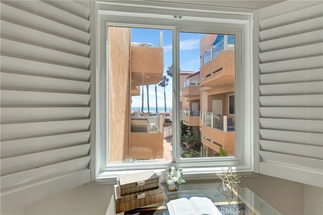 2000 Pacific Coast Highway 203, Huntington Beach, CA 92648