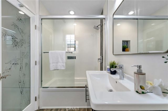 2000 Pacific Coast Highway 203, Huntington Beach, CA 92648