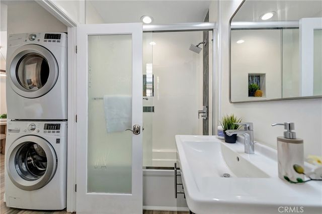 2000 Pacific Coast Highway 203, Huntington Beach, CA 92648