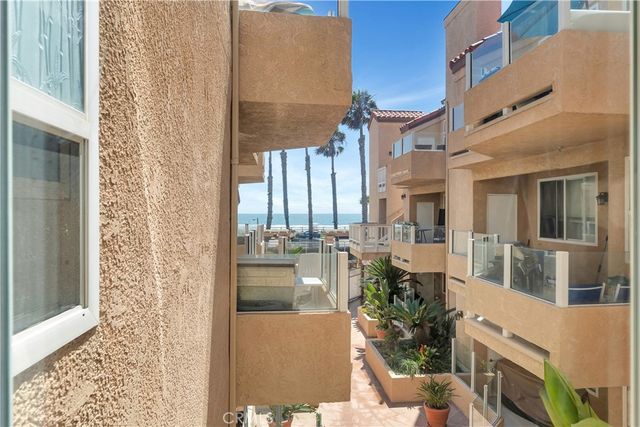 2000 Pacific Coast Highway 203, Huntington Beach, CA 92648