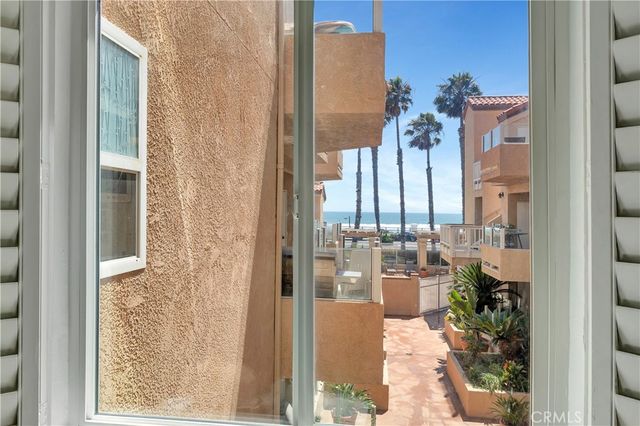 2000 Pacific Coast Highway 203, Huntington Beach, CA 92648