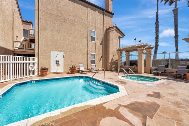 2000 Pacific Coast Highway 203, Huntington Beach, CA 92648