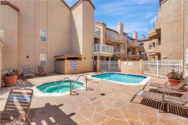 2000 Pacific Coast Highway 203, Huntington Beach, CA 92648