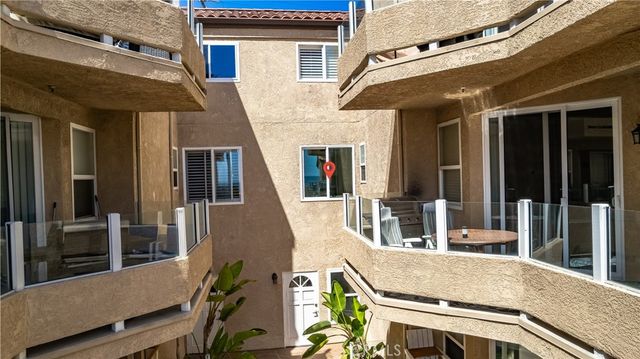2000 Pacific Coast Highway 203, Huntington Beach, CA 92648