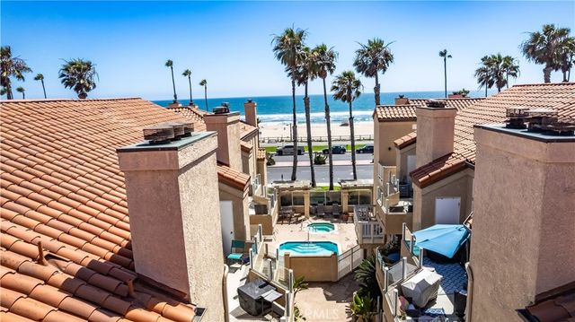2000 Pacific Coast Highway 203, Huntington Beach, CA 92648