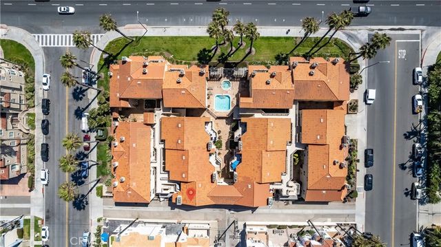 2000 Pacific Coast Highway 203, Huntington Beach, CA 92648