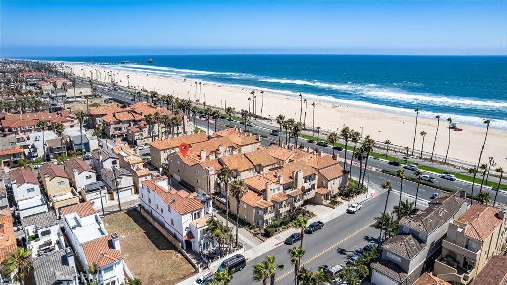 2000 Pacific Coast Highway 203, Huntington Beach, CA 92648