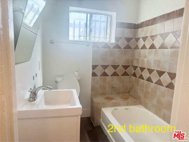 204 W 52nd Place, Los Angeles, CA 90037