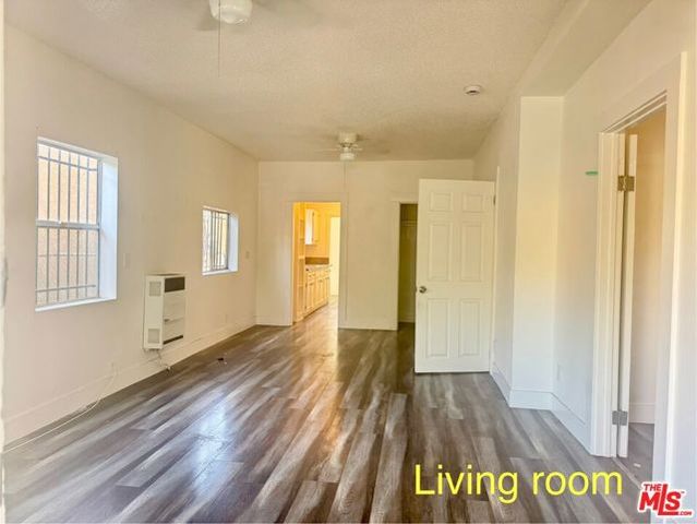 204 W 52nd Place, Los Angeles, CA 90037