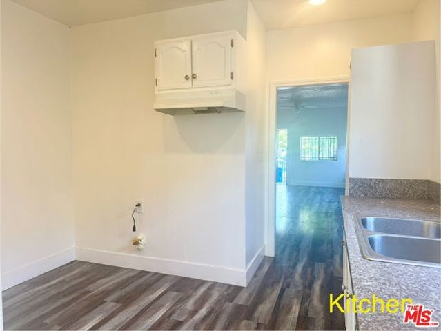 204 W 52nd Place, Los Angeles, CA 90037