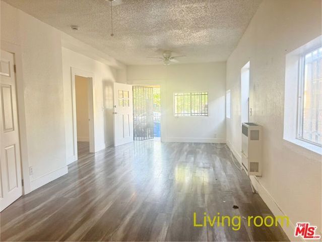 204 W 52nd Place, Los Angeles, CA 90037