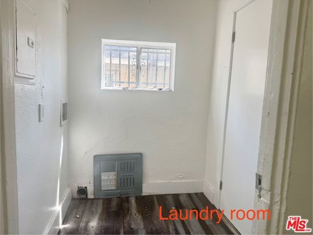 204 W 52nd Place, Los Angeles, CA 90037