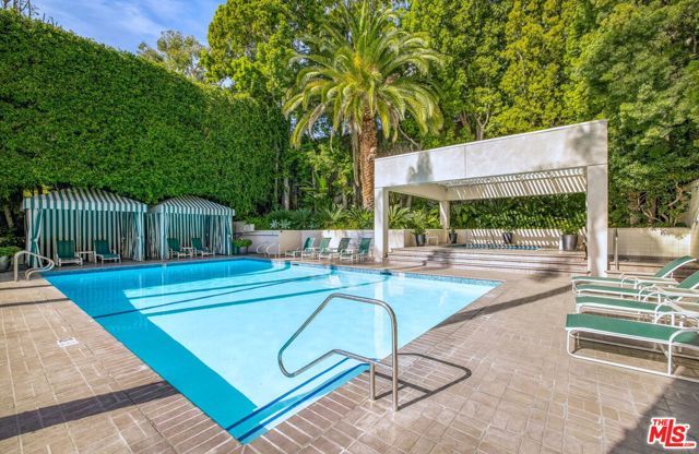 1131 Alta Loma Road 116, West Hollywood, CA 90069