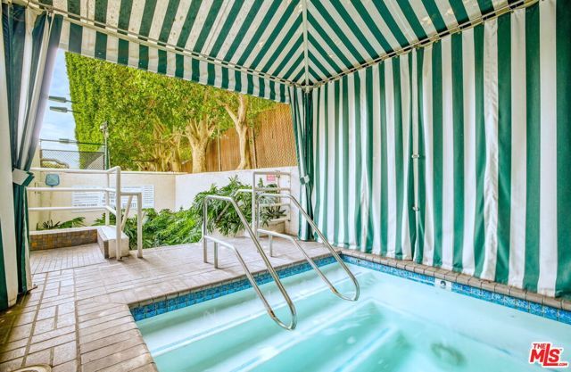 1131 Alta Loma Road 116, West Hollywood, CA 90069