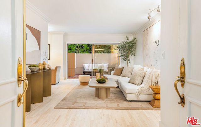 1131 Alta Loma Road 116, West Hollywood, CA 90069