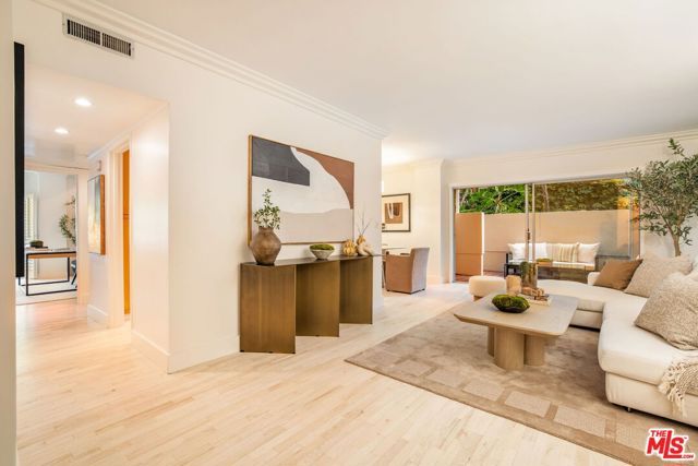 1131 Alta Loma Road 116, West Hollywood, CA 90069