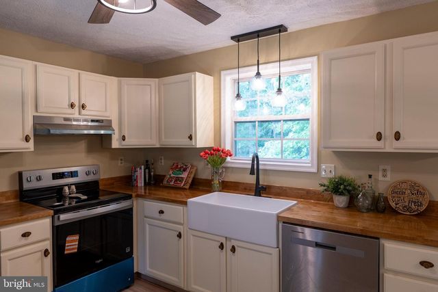26097 HILLS DR, Mechanicsville, MD 20659