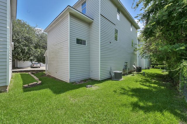 167 Binnacle Court B, Willis, TX 77318