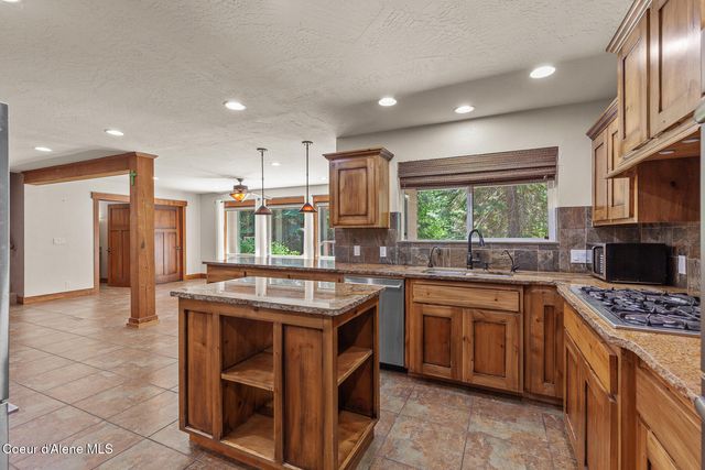3075 E York CT, Hayden, ID 83835