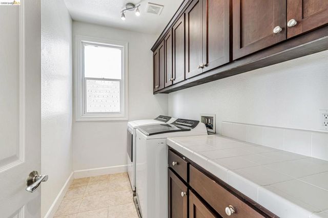 104 Seacliff Court, Richmond, CA 94801