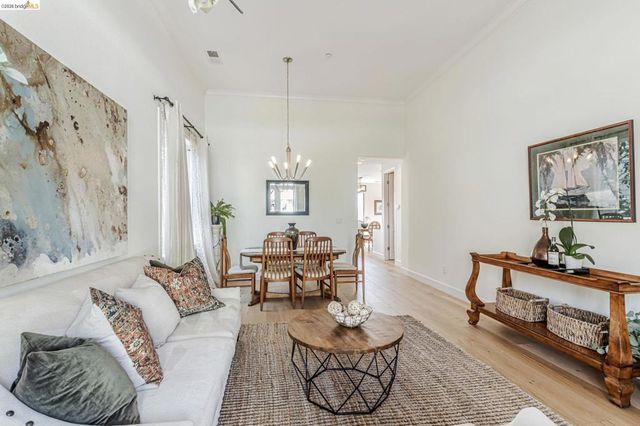 104 Seacliff Court, Richmond, CA 94801