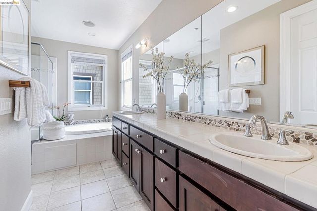 104 Seacliff Court, Richmond, CA 94801