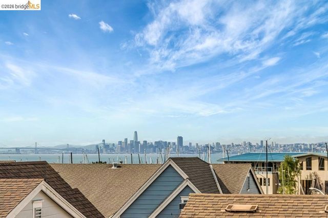 104 Seacliff Court, Richmond, CA 94801