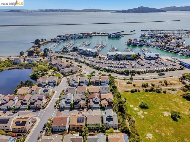 104 Seacliff Court, Richmond, CA 94801