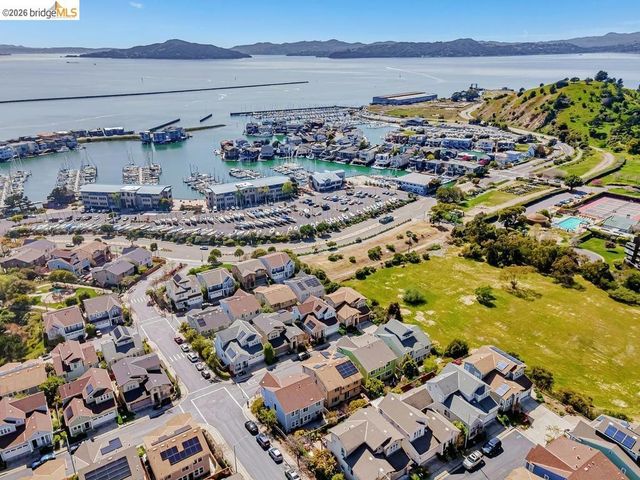 104 Seacliff Court, Richmond, CA 94801