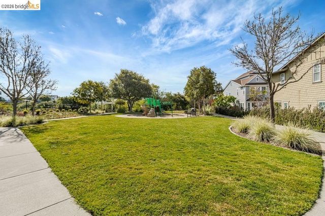 104 Seacliff Court, Richmond, CA 94801