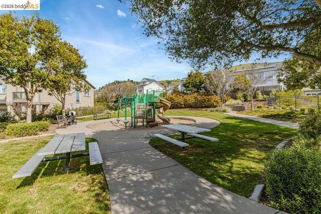 104 Seacliff Court, Richmond, CA 94801