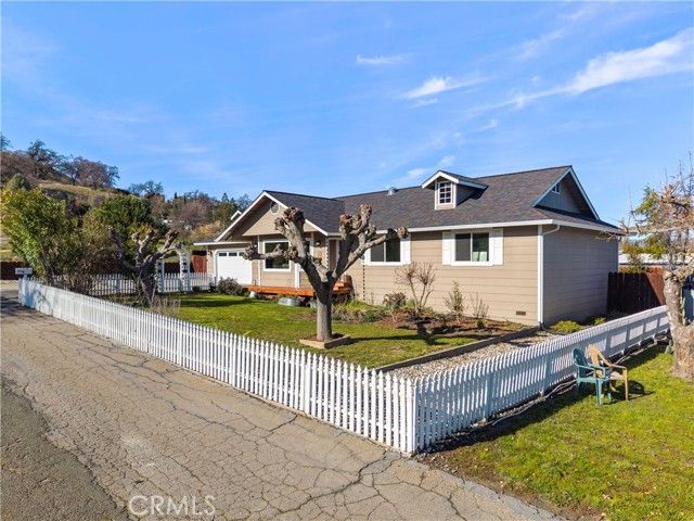 170 Deer Hill Lane, Lakeport, CA 95453