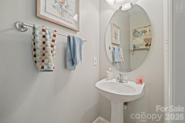 8829 Legacy Lake Lane, Charlotte, NC 28269