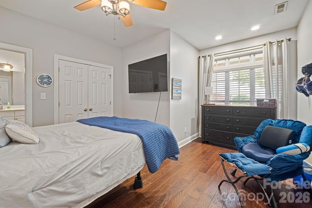 8829 Legacy Lake Lane, Charlotte, NC 28269