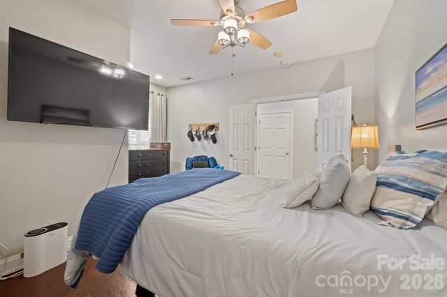 8829 Legacy Lake Lane, Charlotte, NC 28269
