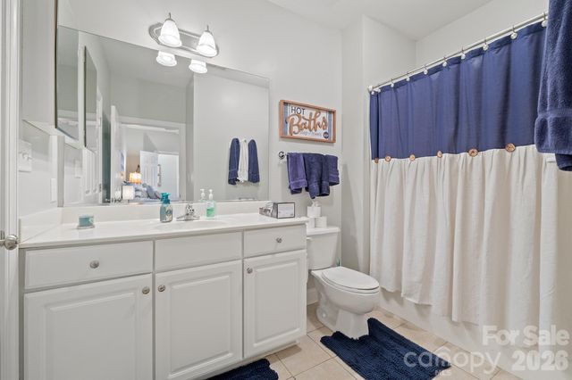 8829 Legacy Lake Lane, Charlotte, NC 28269