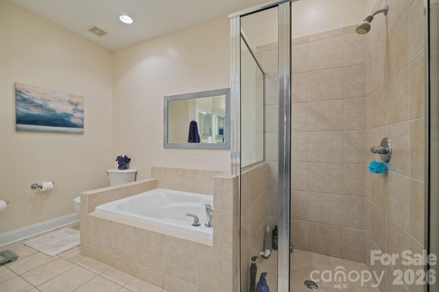 8829 Legacy Lake Lane, Charlotte, NC 28269